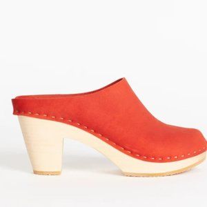 Chloe Closed Toe: Tomato Nubuck